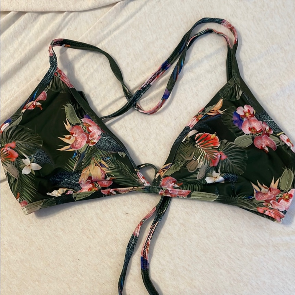 Floral Jolyn Triangle Top